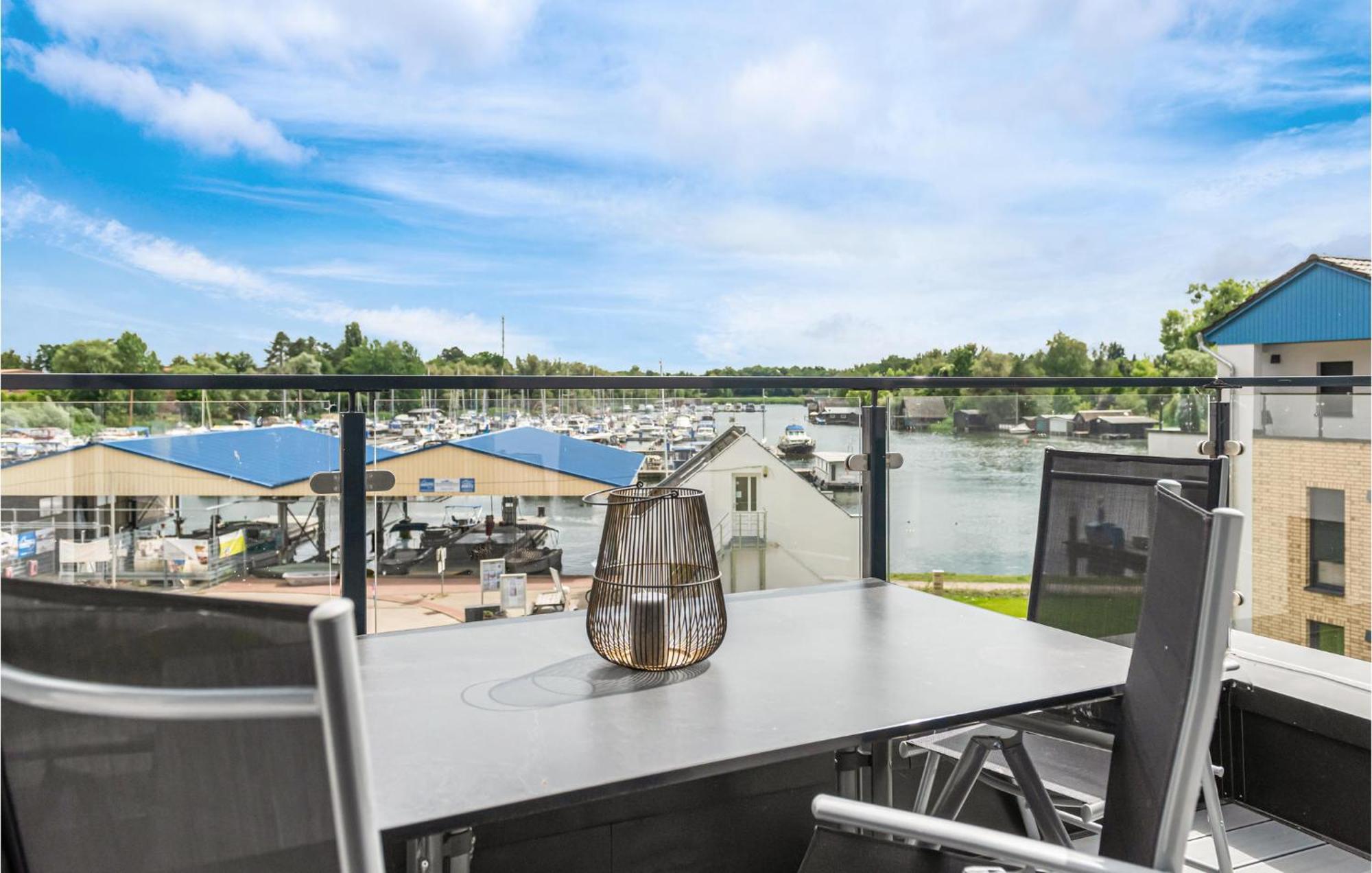 Amazing Apartment In Rechlin With Kitchen Eksteriør billede